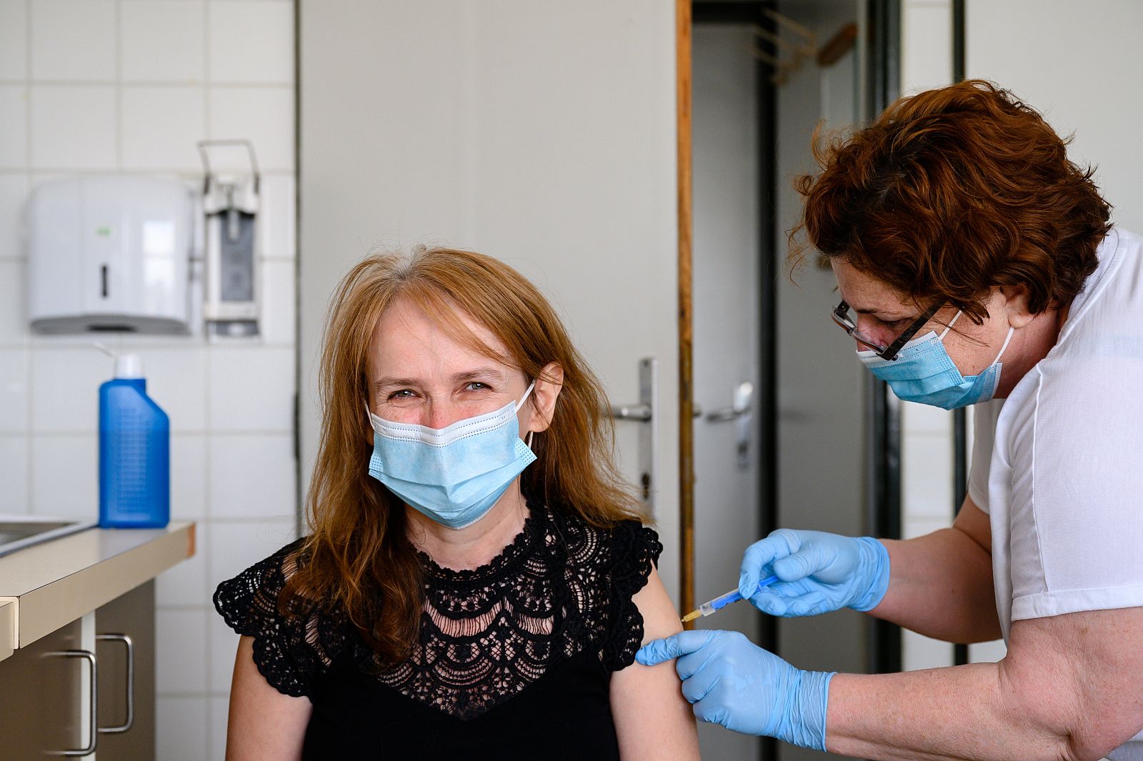 A Szputnyik V második adagjával oltottak a Szent György Kórházban